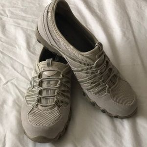 Skechers 6.5 Slip on